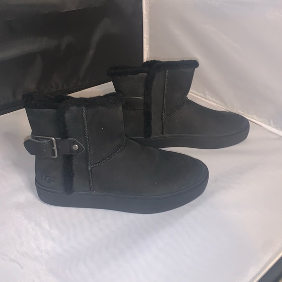 Warm women's UGG boots - Picture 1 of 4